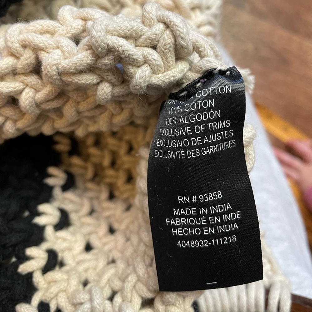 Woven Handbag - Picture 4 of 8